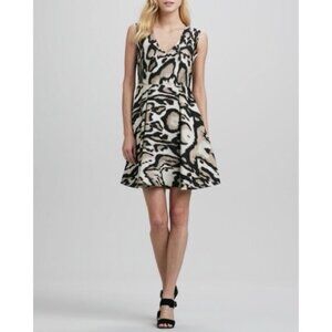 Diane von Furstenberg Animal Print Sleeveless V-neck Fit and Flare Dress  Size 2